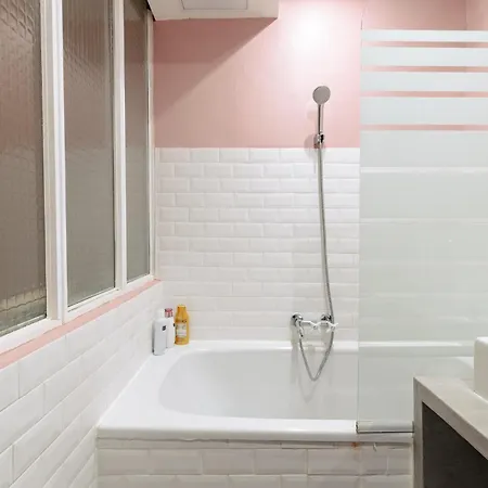 3p En Plein Centre De Louvre باريس