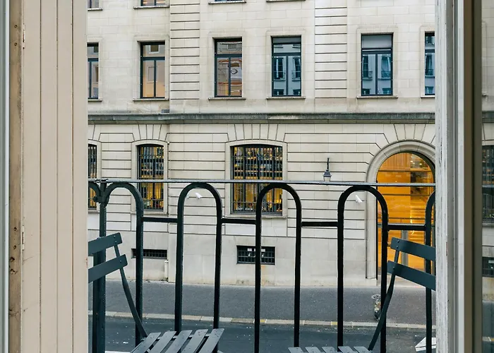 3p En Plein Centre De Louvre Daire Paris