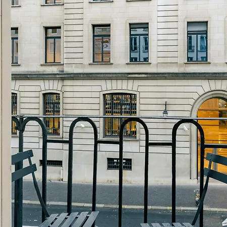 3p En Plein Centre De Louvre Appartement Paris